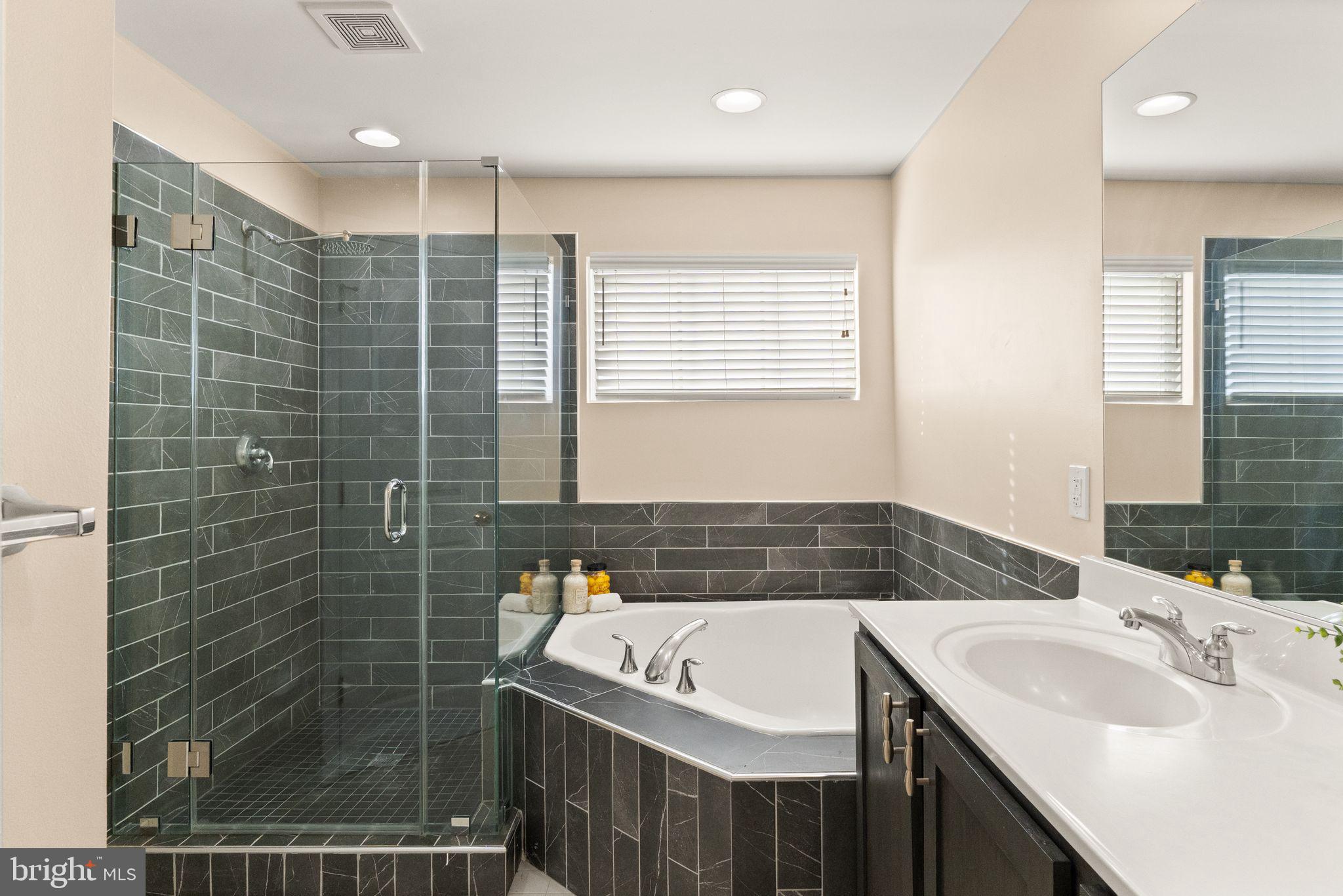 PEMBROOKE/VICTORY LAKES - Residential