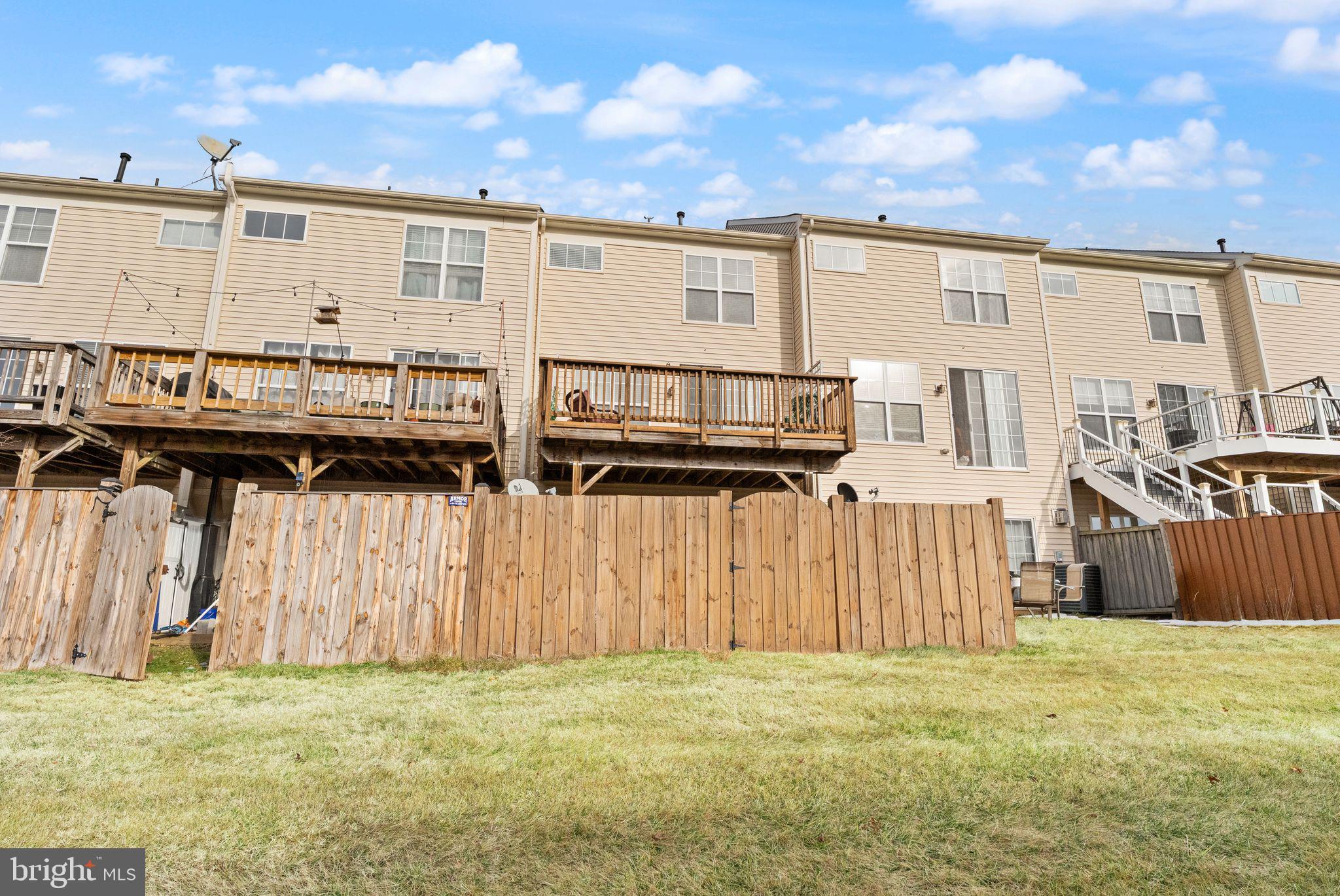 PEMBROOKE/VICTORY LAKES - Residential