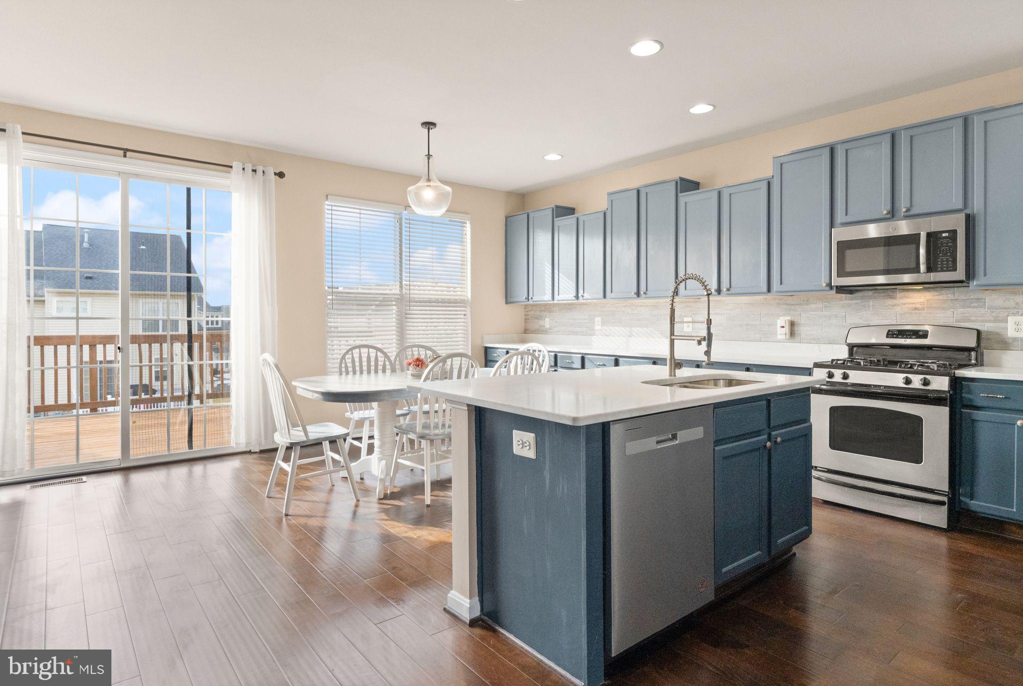 PEMBROOKE/VICTORY LAKES - Residential