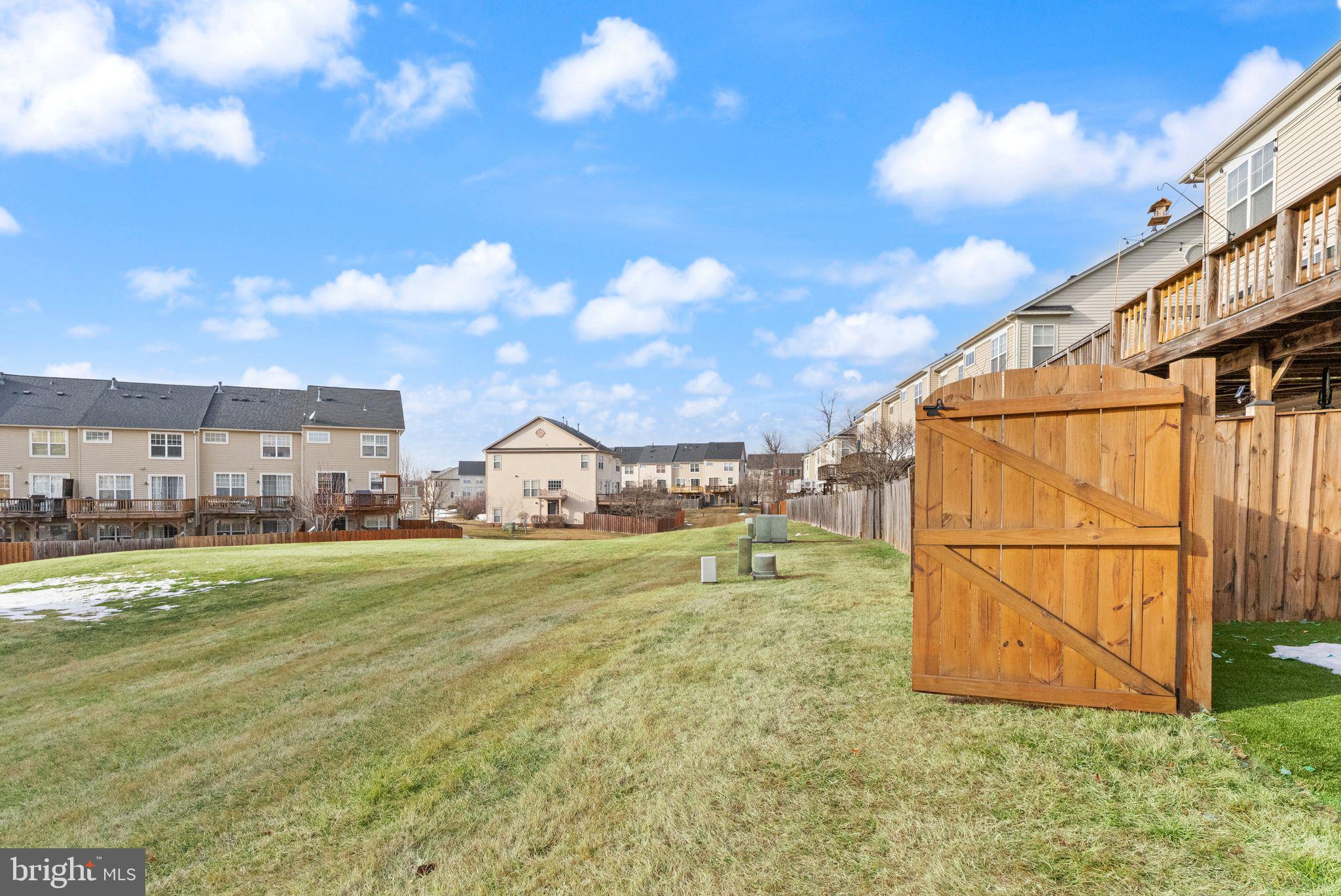 PEMBROOKE/VICTORY LAKES - Residential