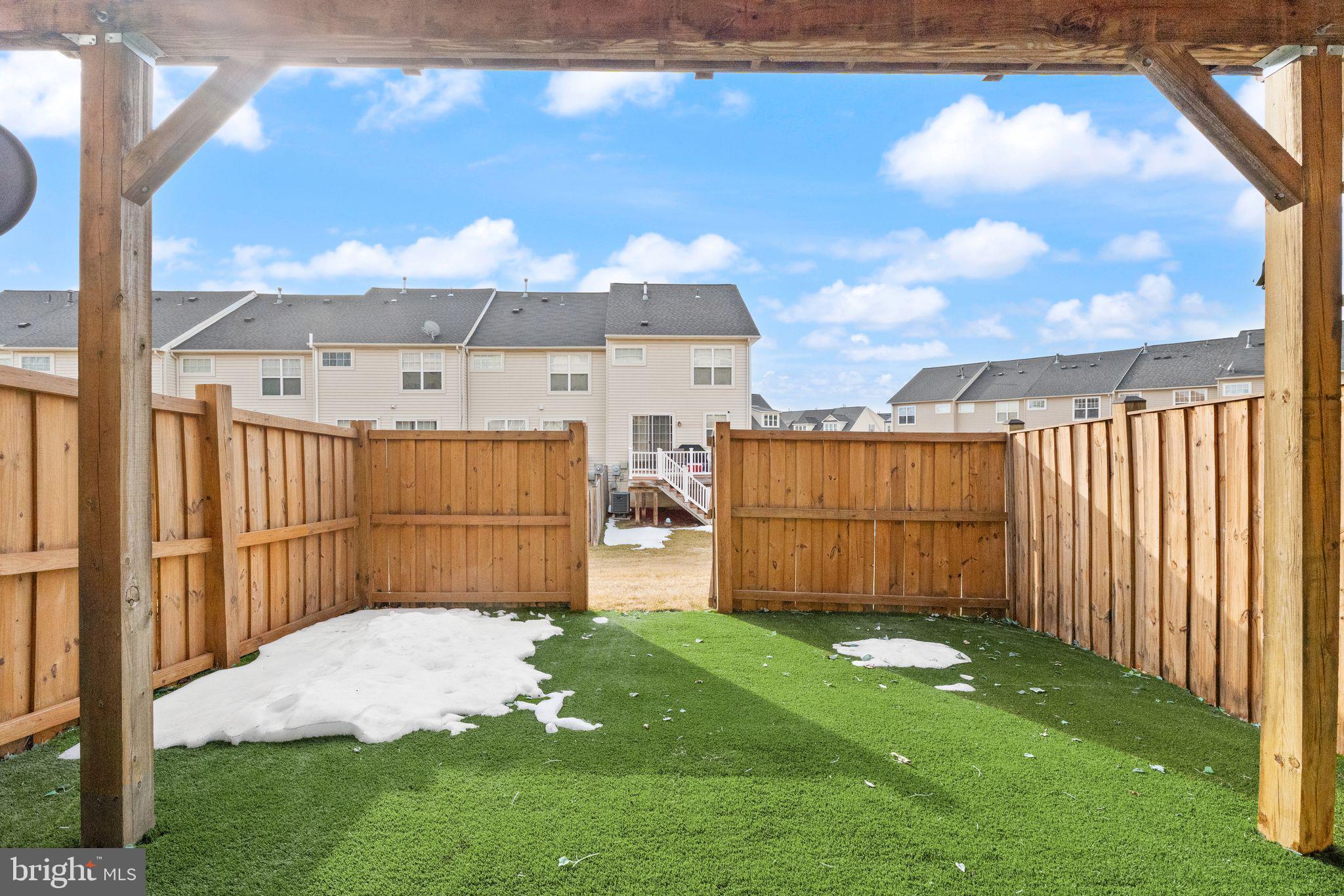 PEMBROOKE/VICTORY LAKES - Residential