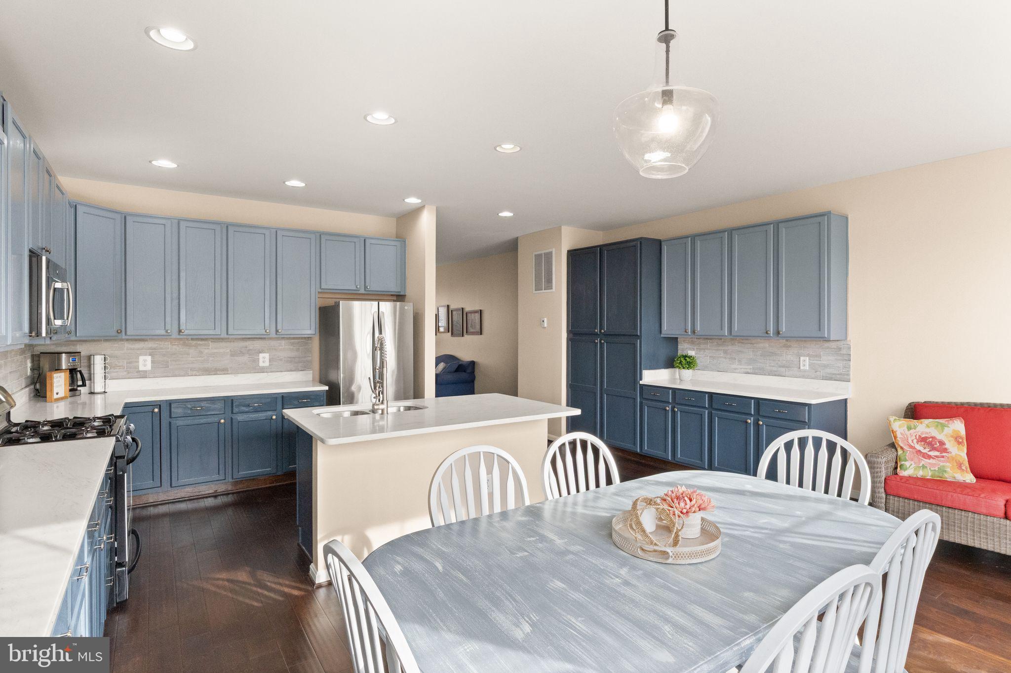 PEMBROOKE/VICTORY LAKES - Residential