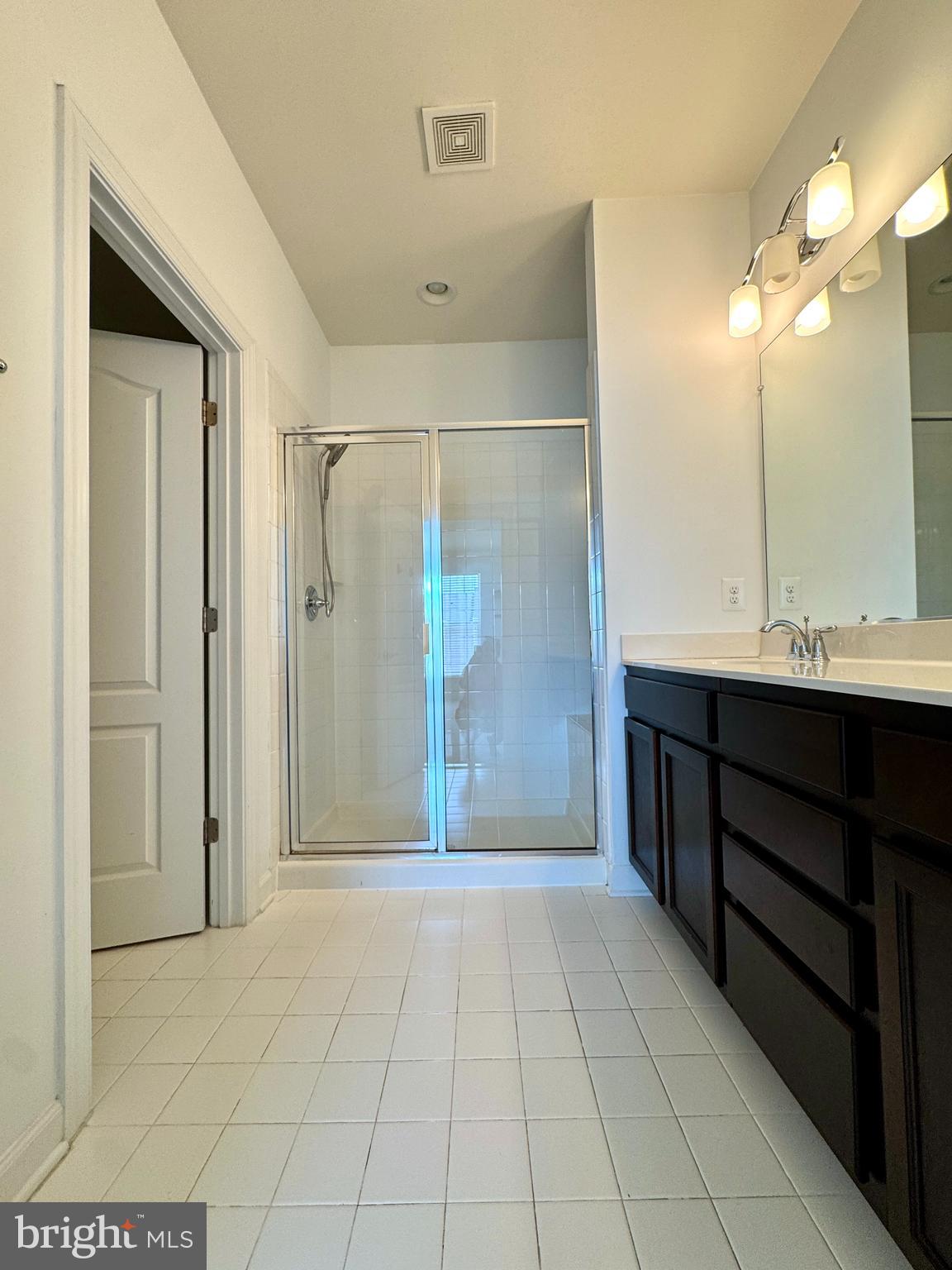 22885 EILEEN SQUARE