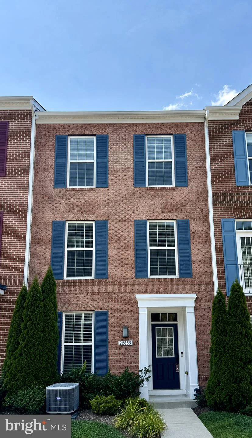 22885 Eileen Square, Sterling, VA, 20166