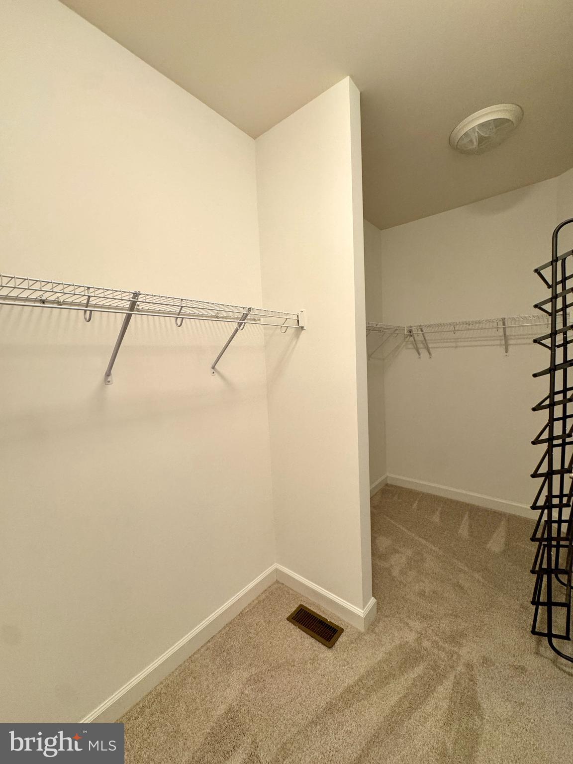 22885 EILEEN SQUARE