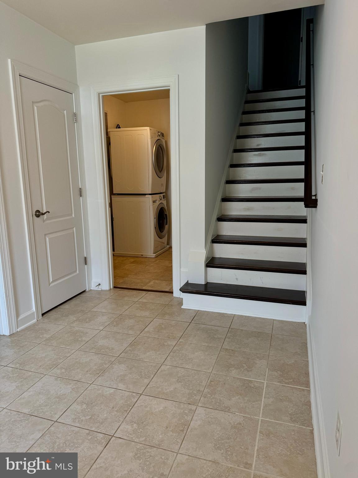 22885 EILEEN SQUARE
