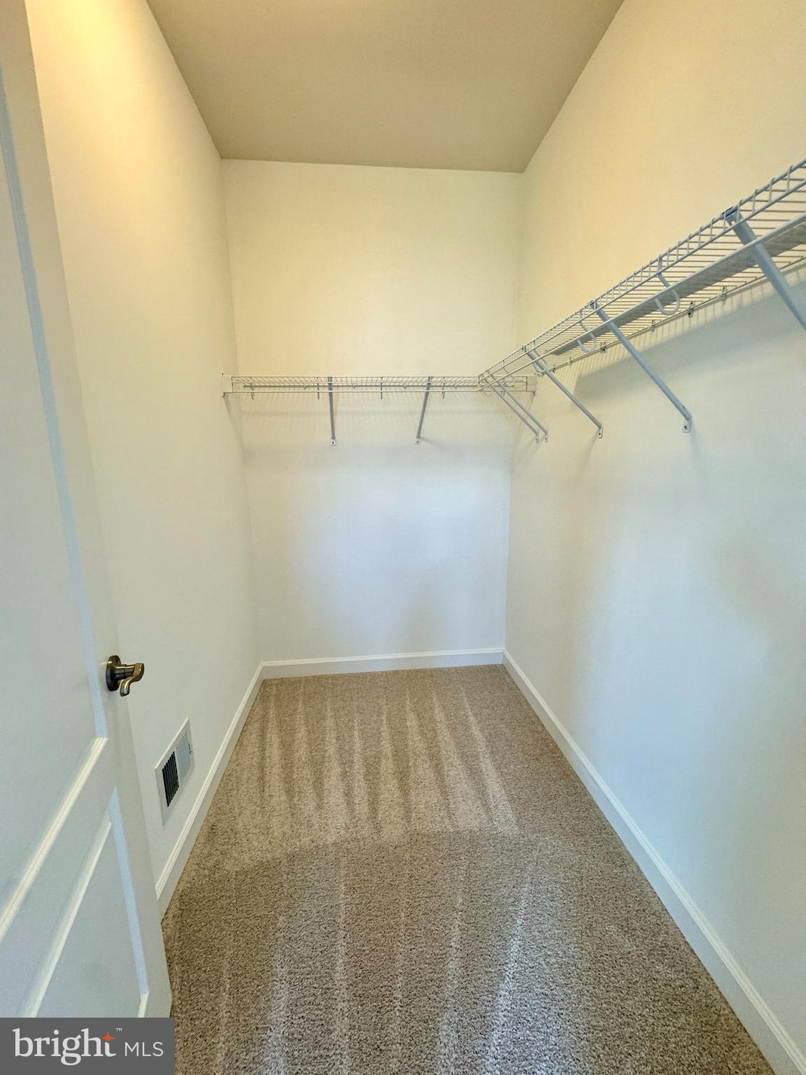 22885 EILEEN SQUARE
