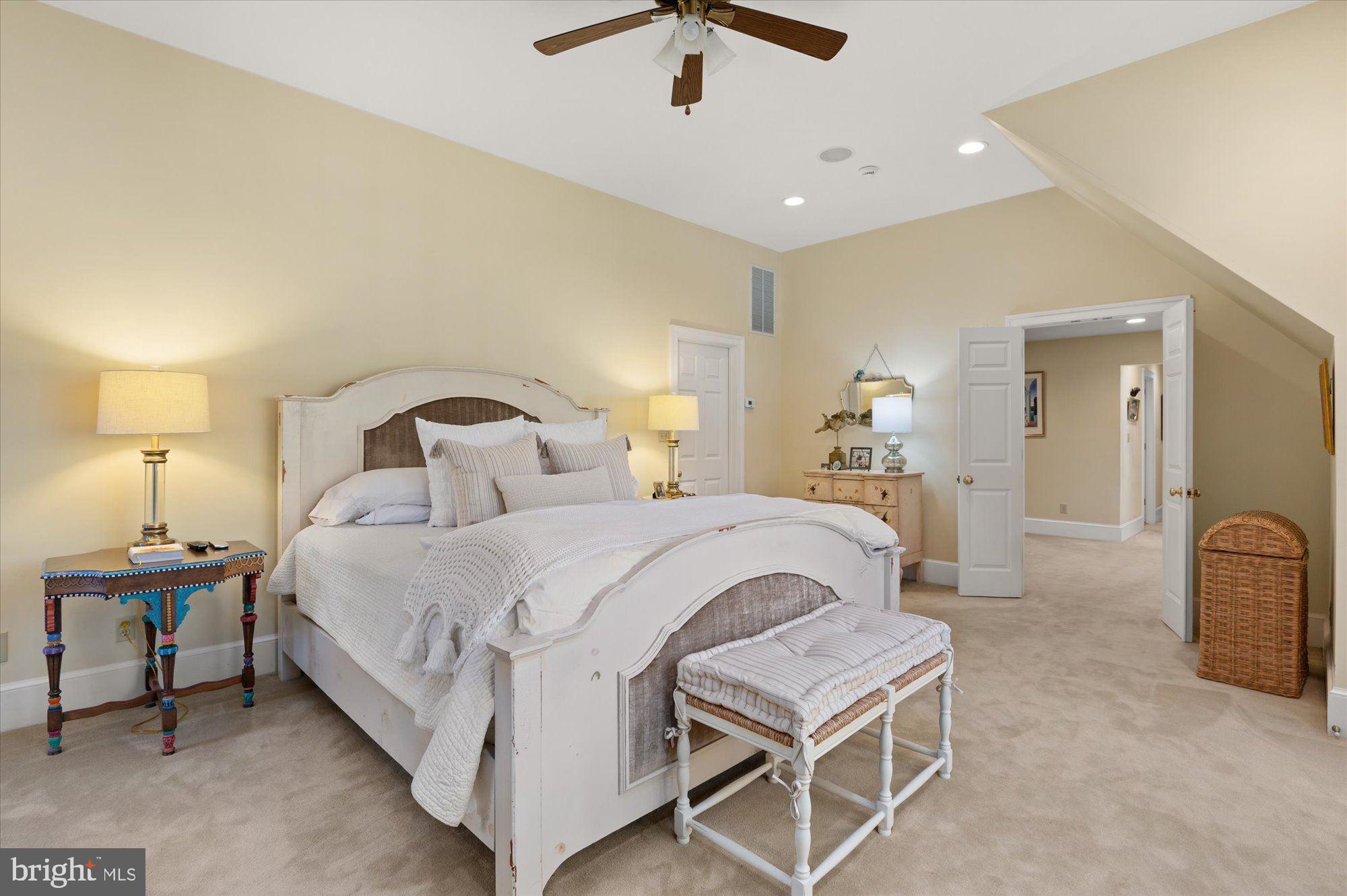 RIVER FALLS - Residential