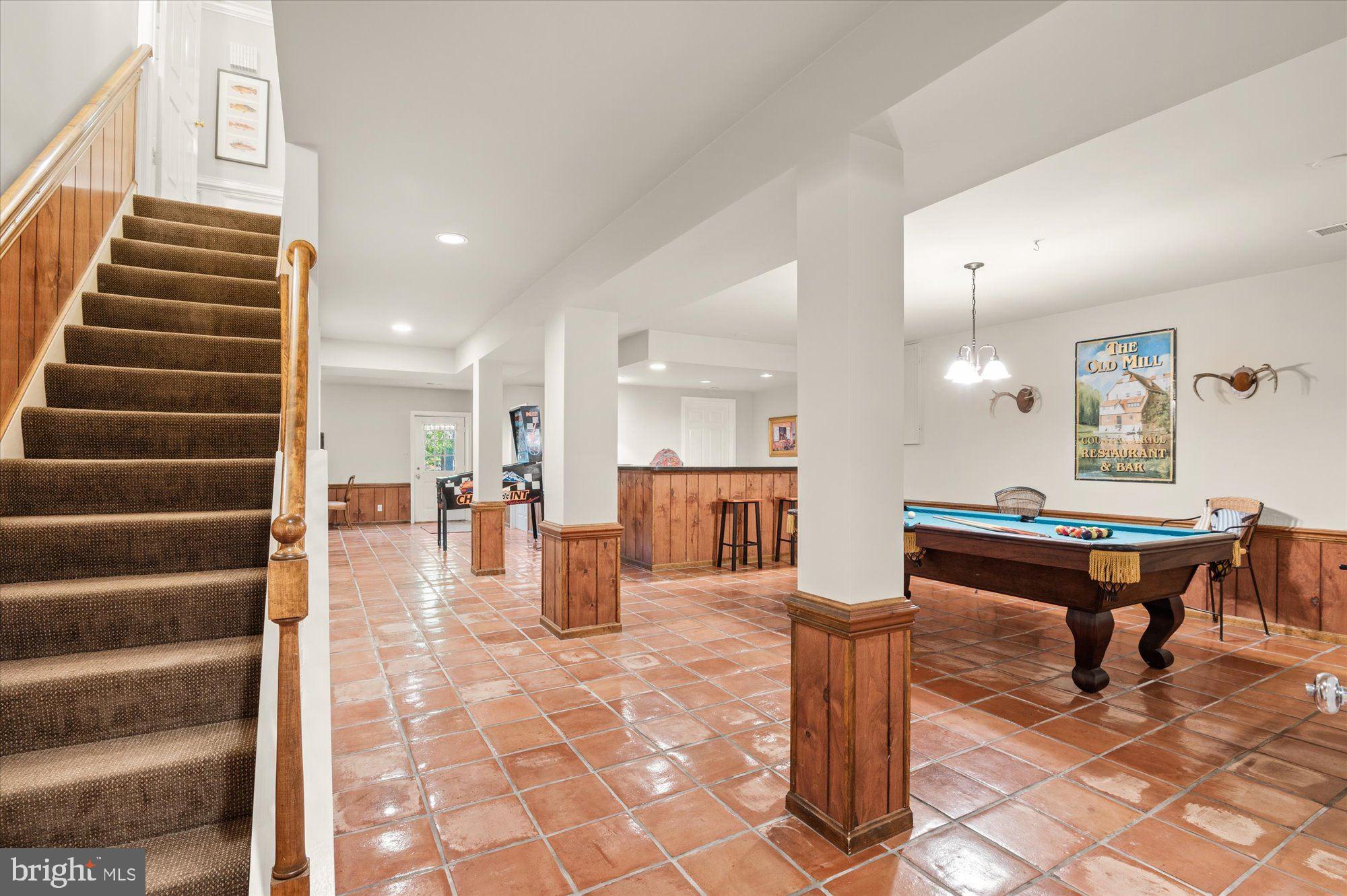 RIVER FALLS - Residential