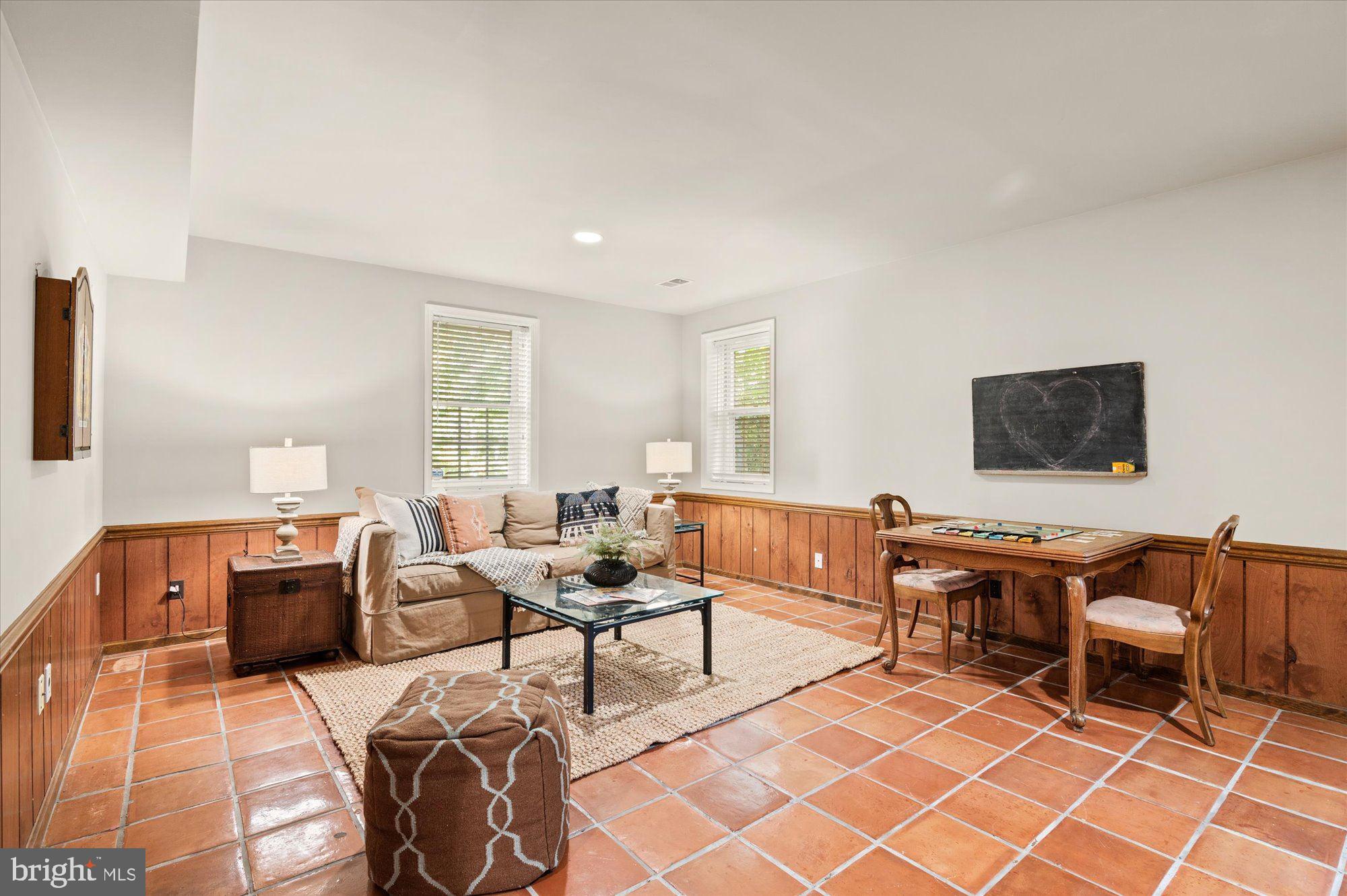 RIVER FALLS - Residential