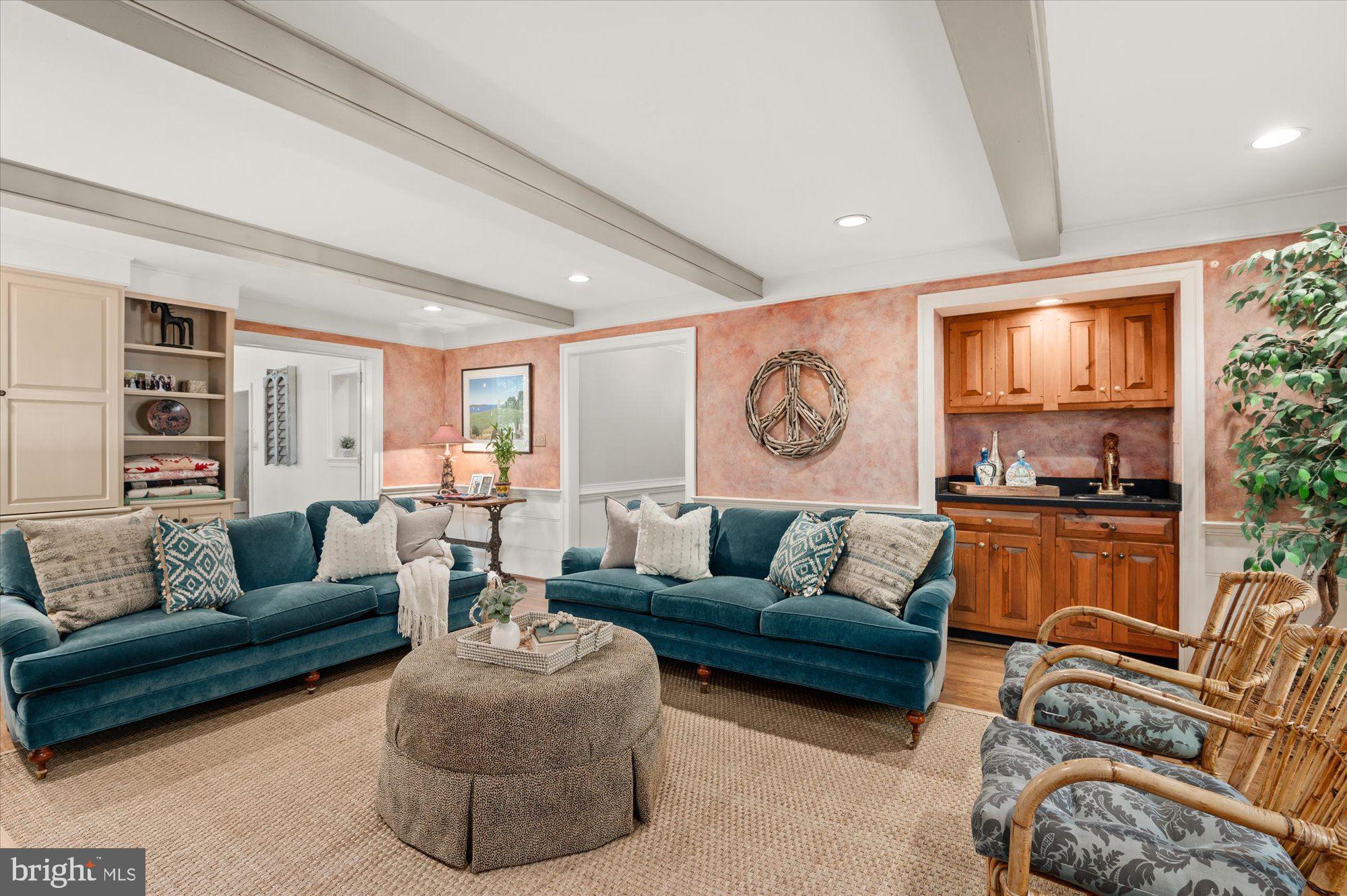 RIVER FALLS - Residential