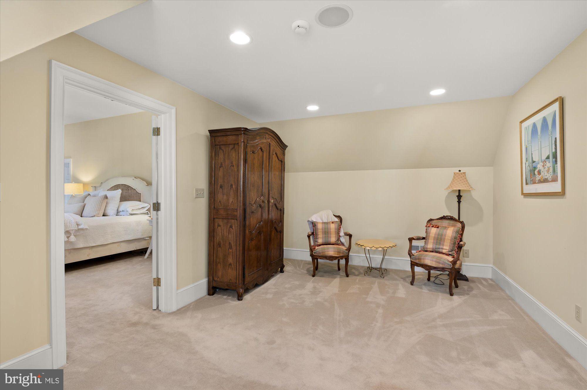 RIVER FALLS - Residential