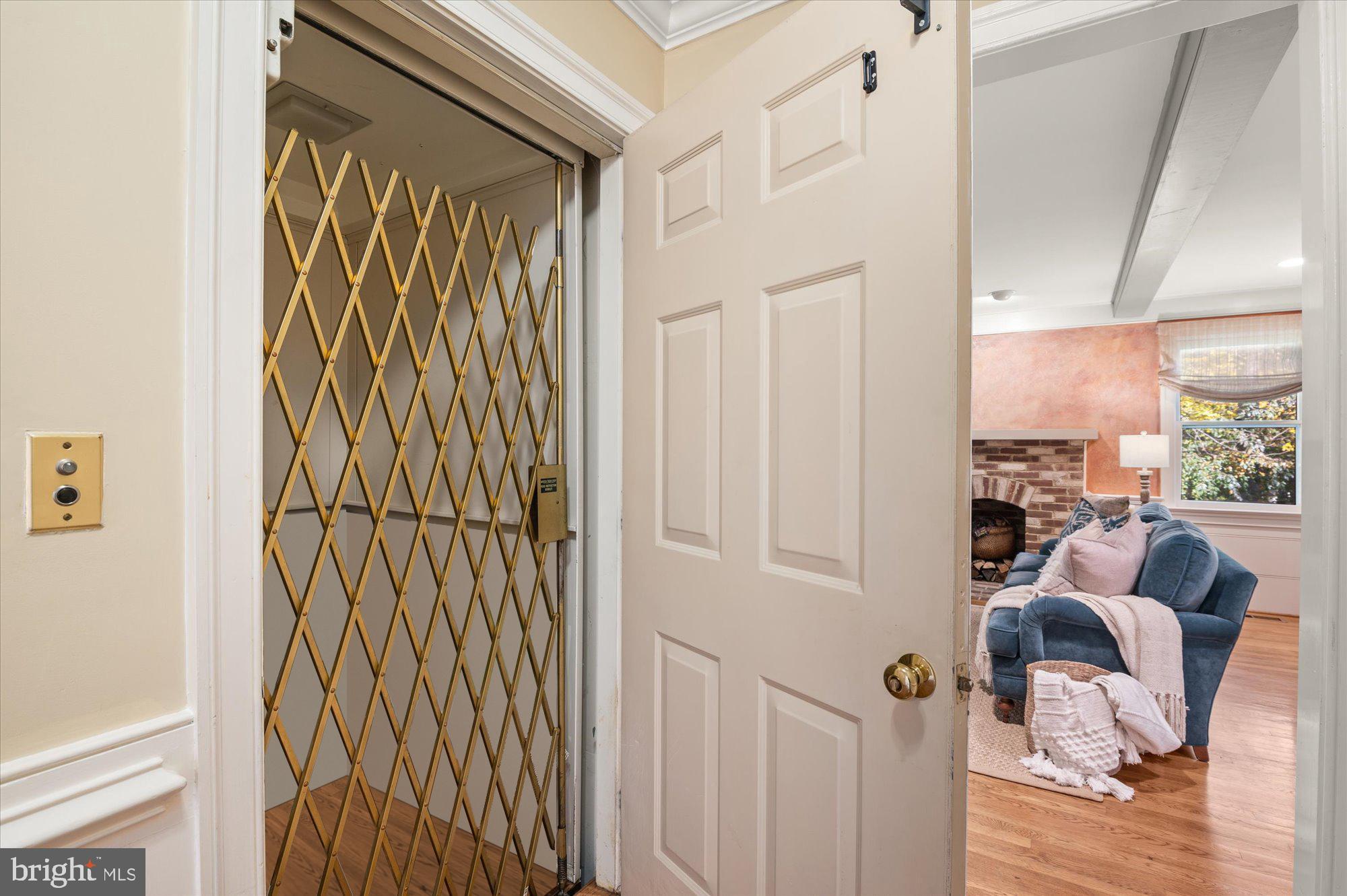 RIVER FALLS - Residential