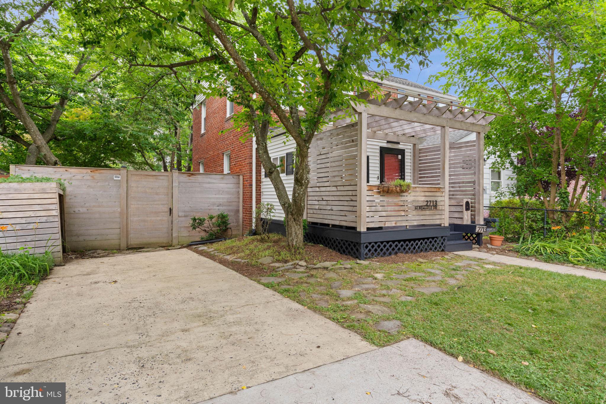 2713 ALBEMARLE DRIVE