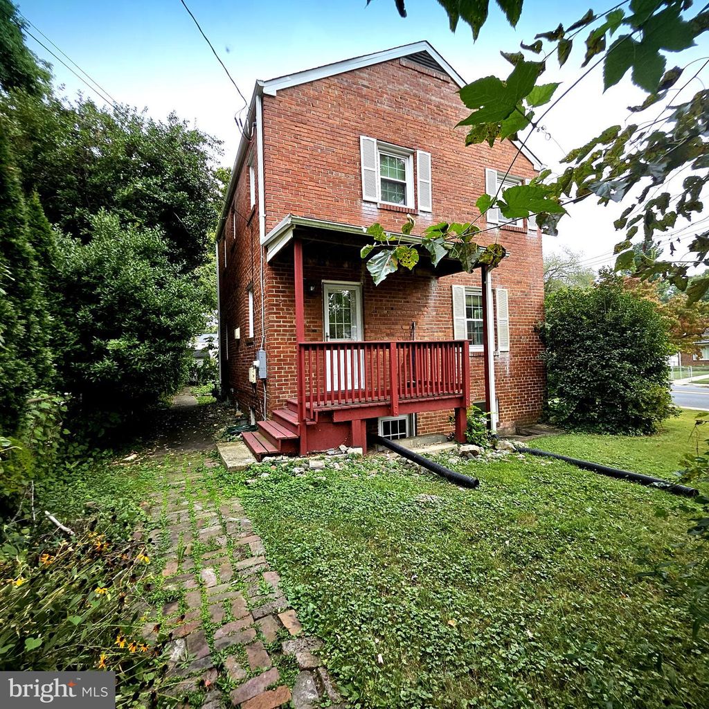 Photo of 1515 Dennis Avenue, SILVER SPRING, MD 20902 (MLS # MDMC2200090)