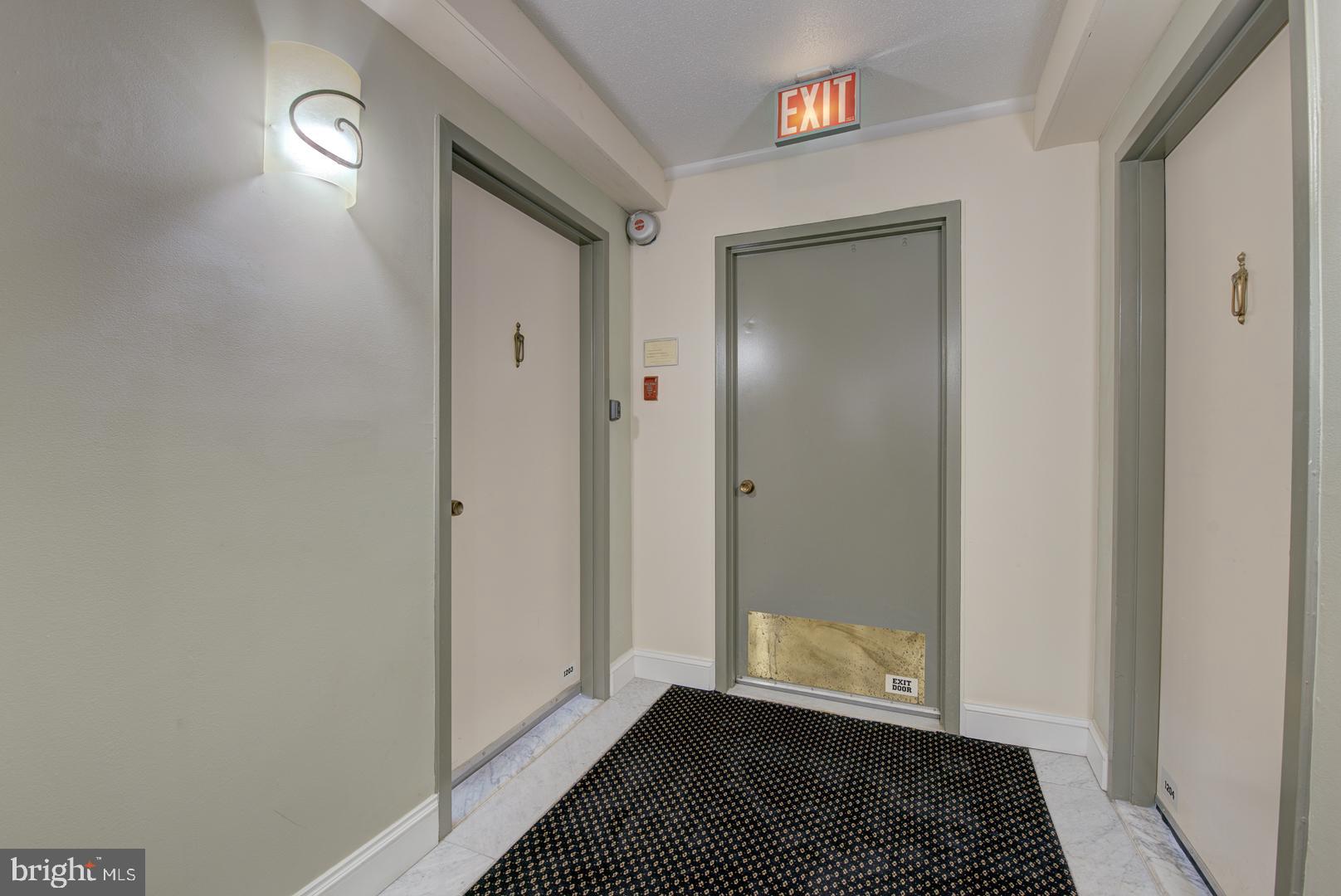 TOWERS IN WESTCHESTER PARK - Residential