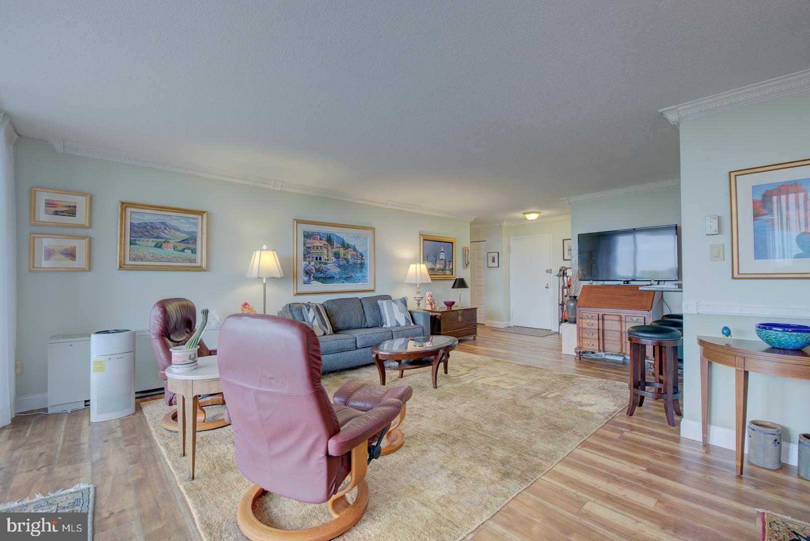 TOWERS IN WESTCHESTER PARK - Residential