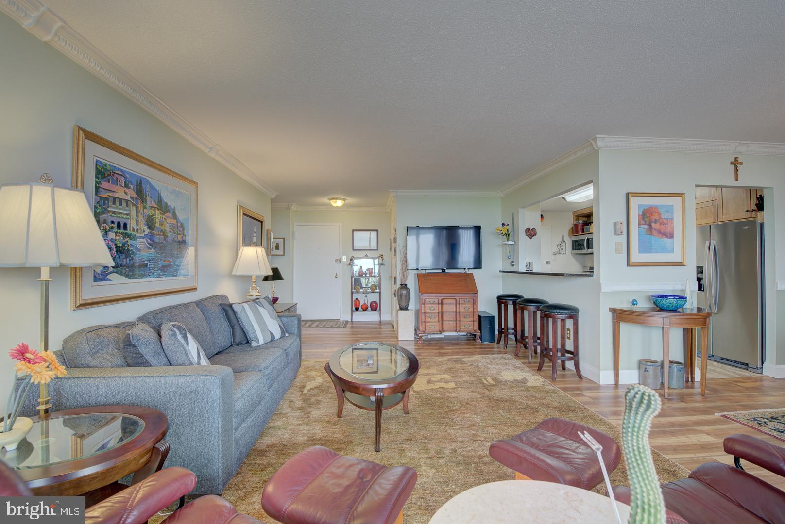 TOWERS IN WESTCHESTER PARK - Residential