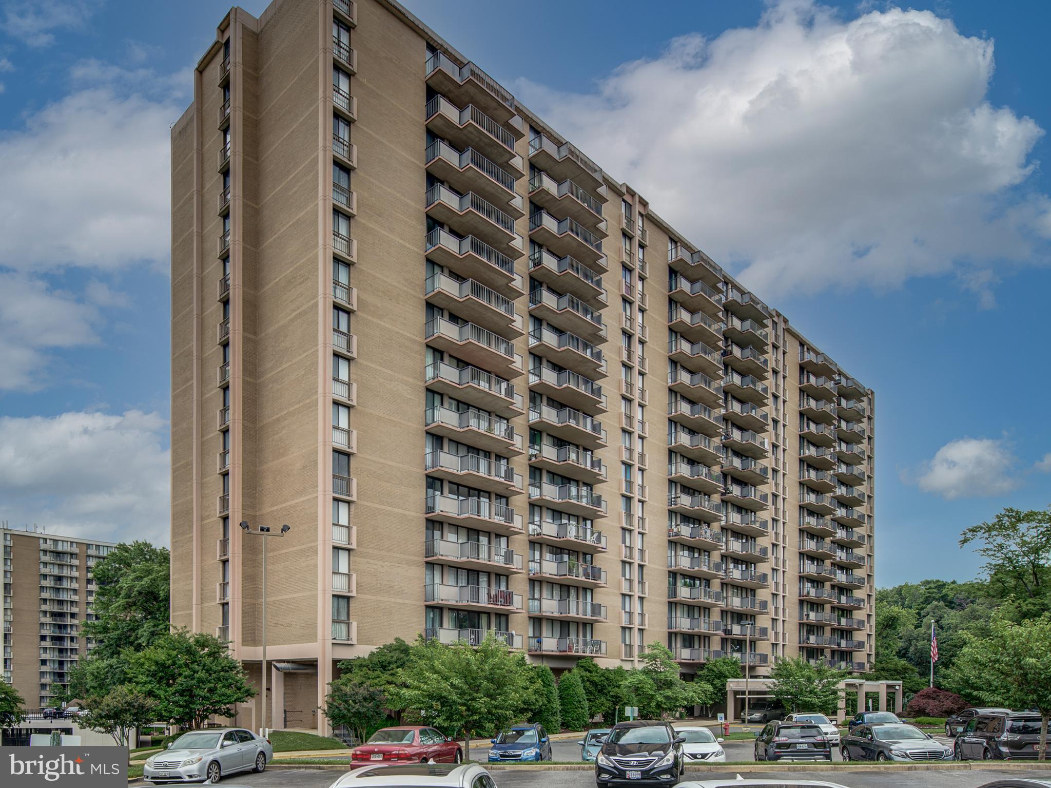 TOWERS IN WESTCHESTER PARK - Residential