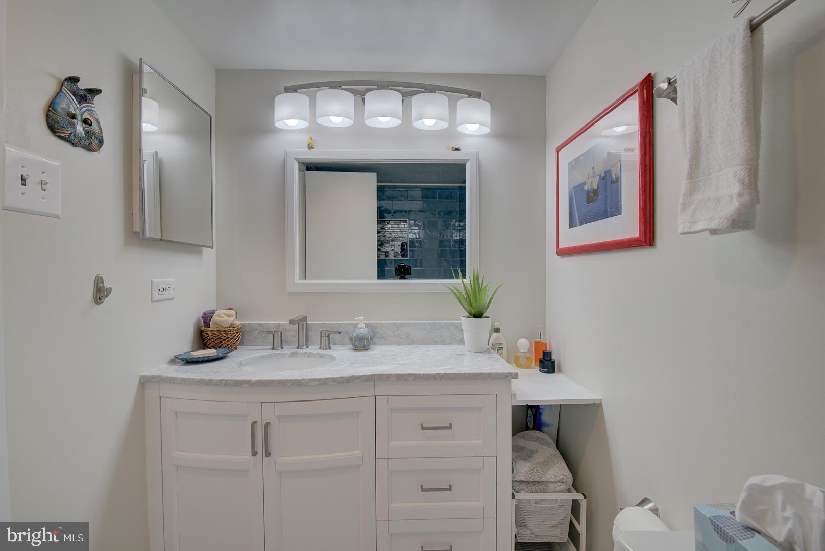 TOWERS IN WESTCHESTER PARK - Residential