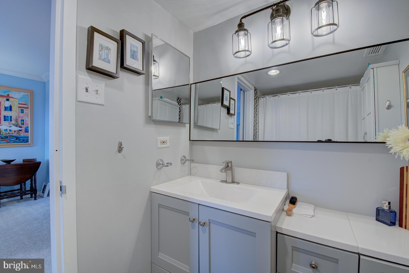 TOWERS IN WESTCHESTER PARK - Residential