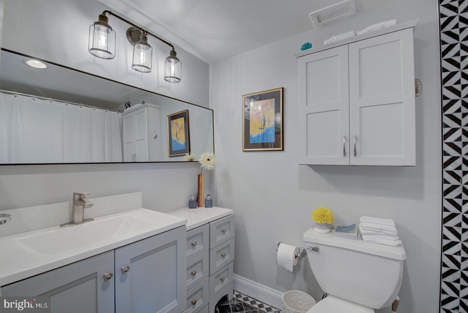 TOWERS IN WESTCHESTER PARK - Residential