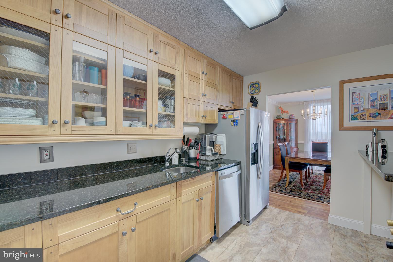 TOWERS IN WESTCHESTER PARK - Residential