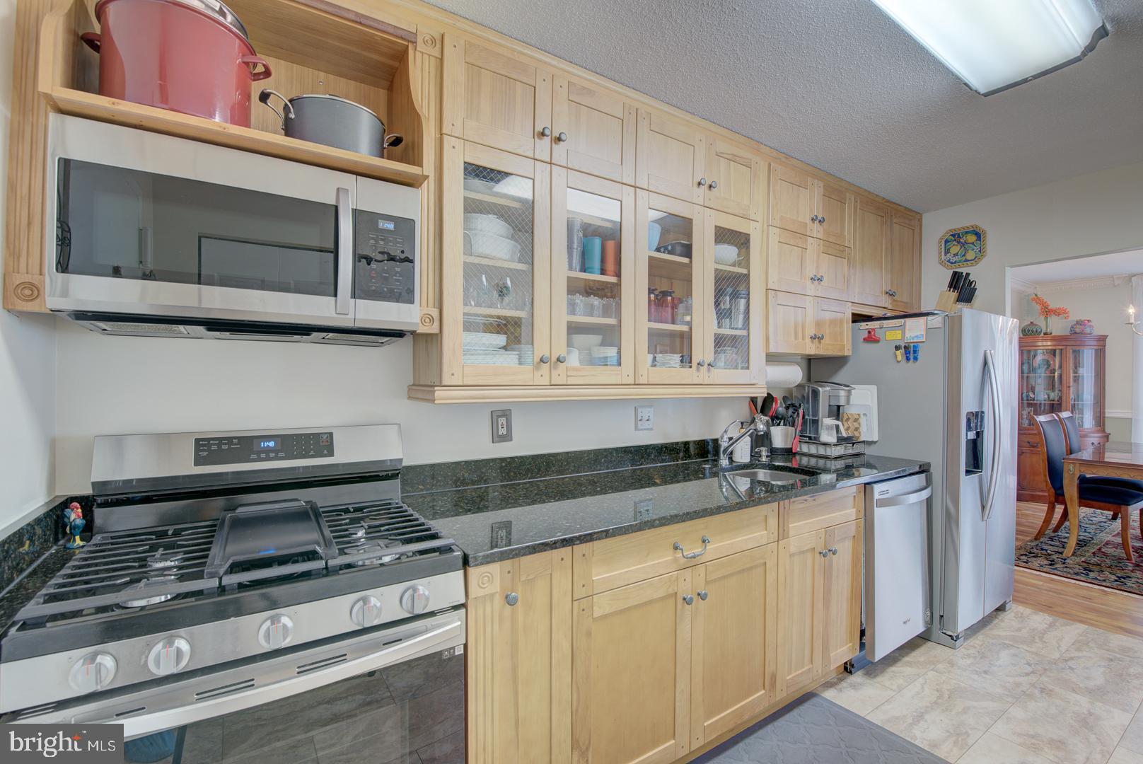 TOWERS IN WESTCHESTER PARK - Residential