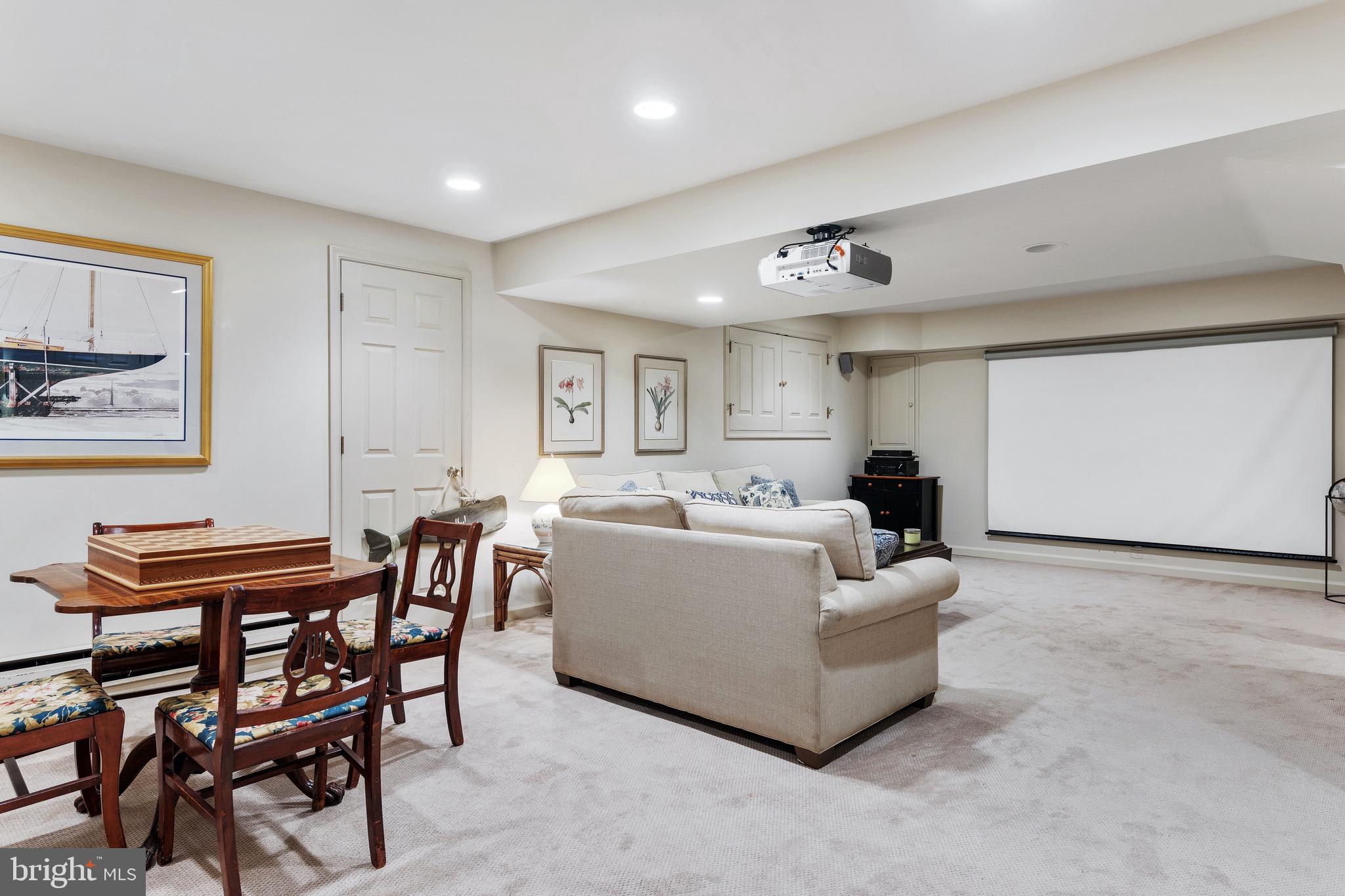 MEADOW RUN - Residential