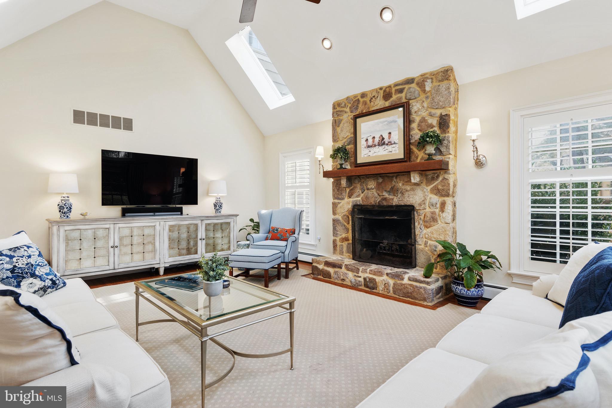 MEADOW RUN - Residential