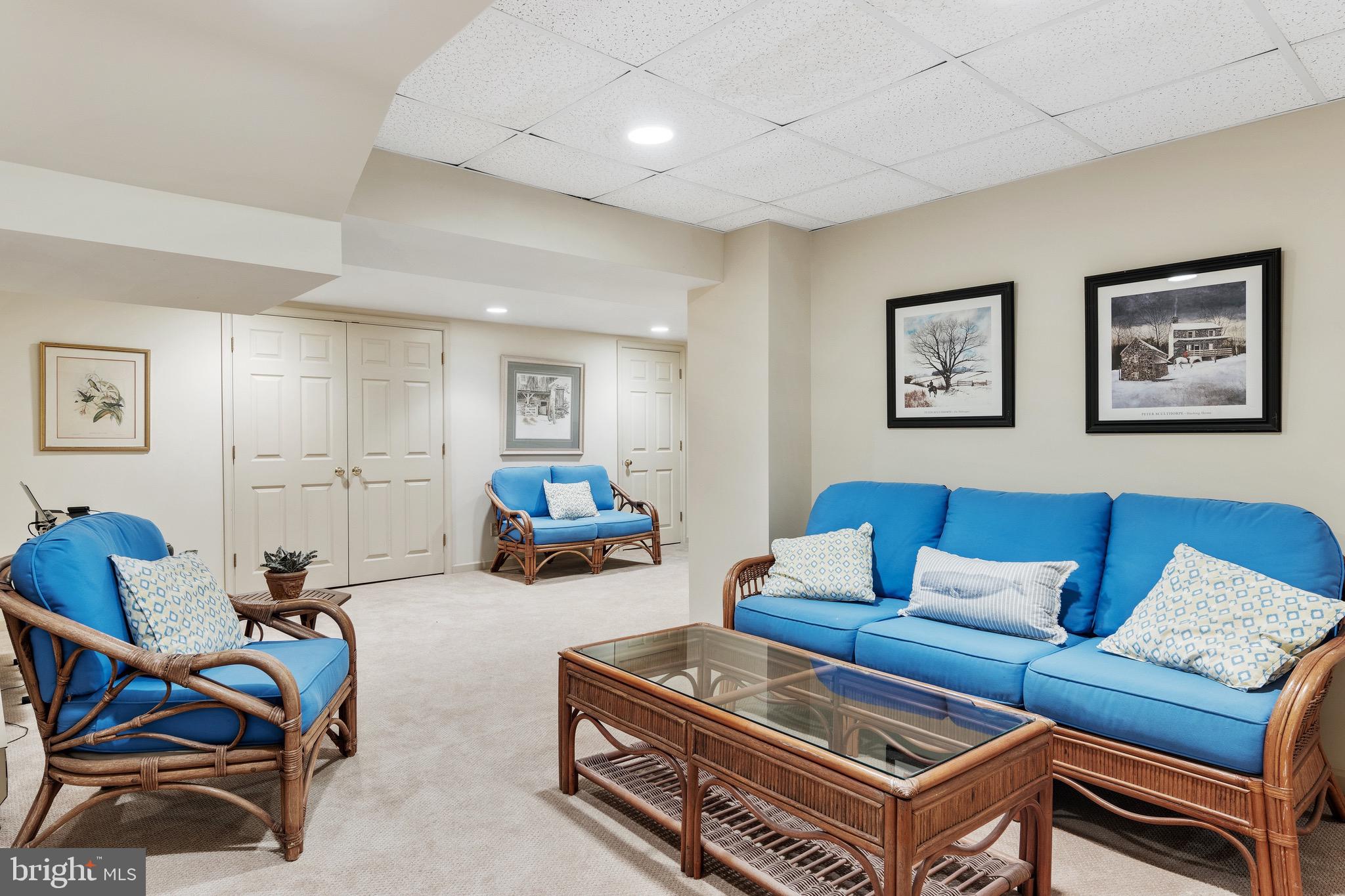 MEADOW RUN - Residential