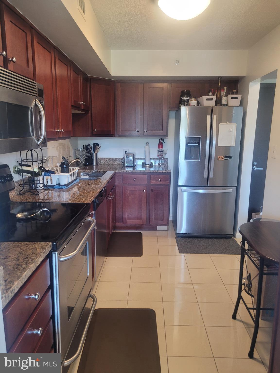 RENAISSANCE AT TYSONS - Residential Lease