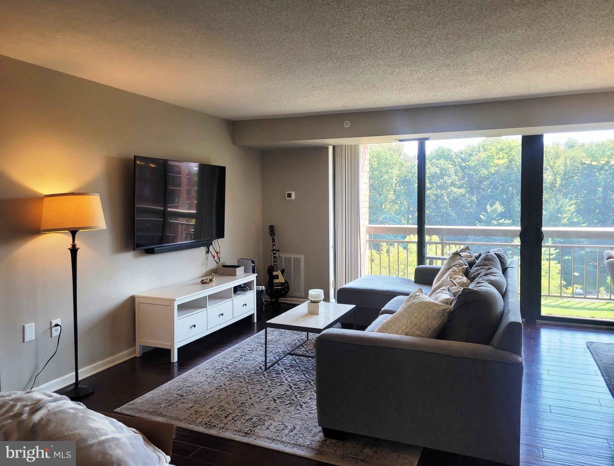 RENAISSANCE AT TYSONS - Residential Lease