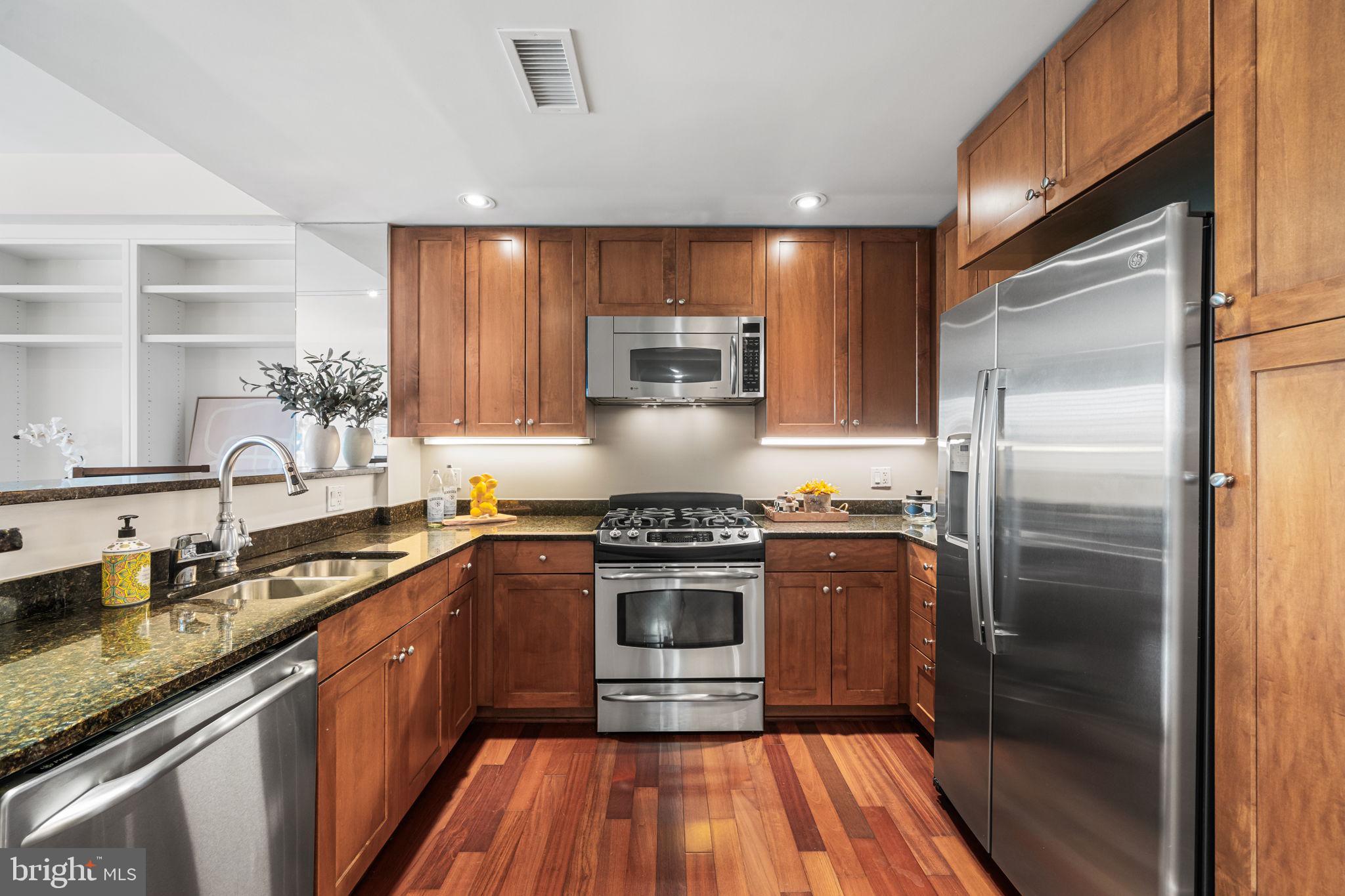 513 W BROAD STREET 412