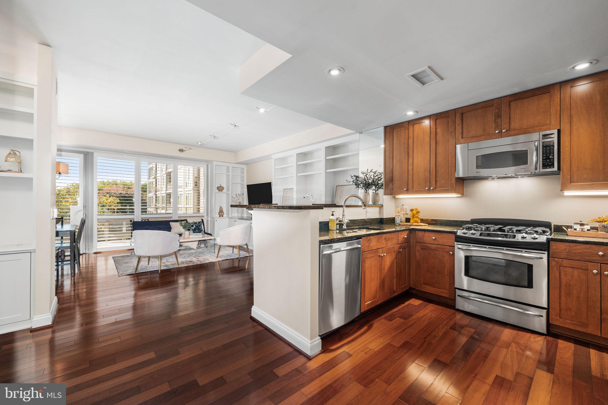 513 W BROAD STREET 412