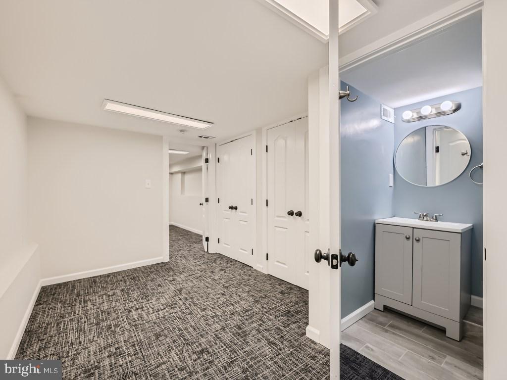 LOCUST POINT - Residential Lease