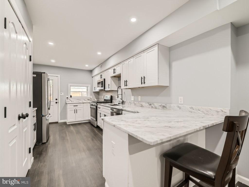 LOCUST POINT - Residential Lease