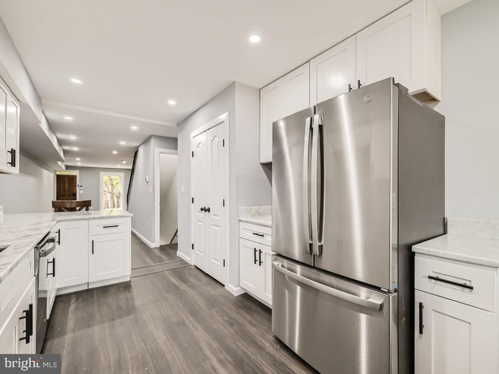 LOCUST POINT - Residential Lease