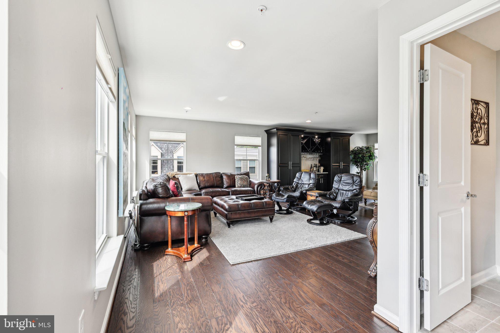 3959 NORTON PLACE