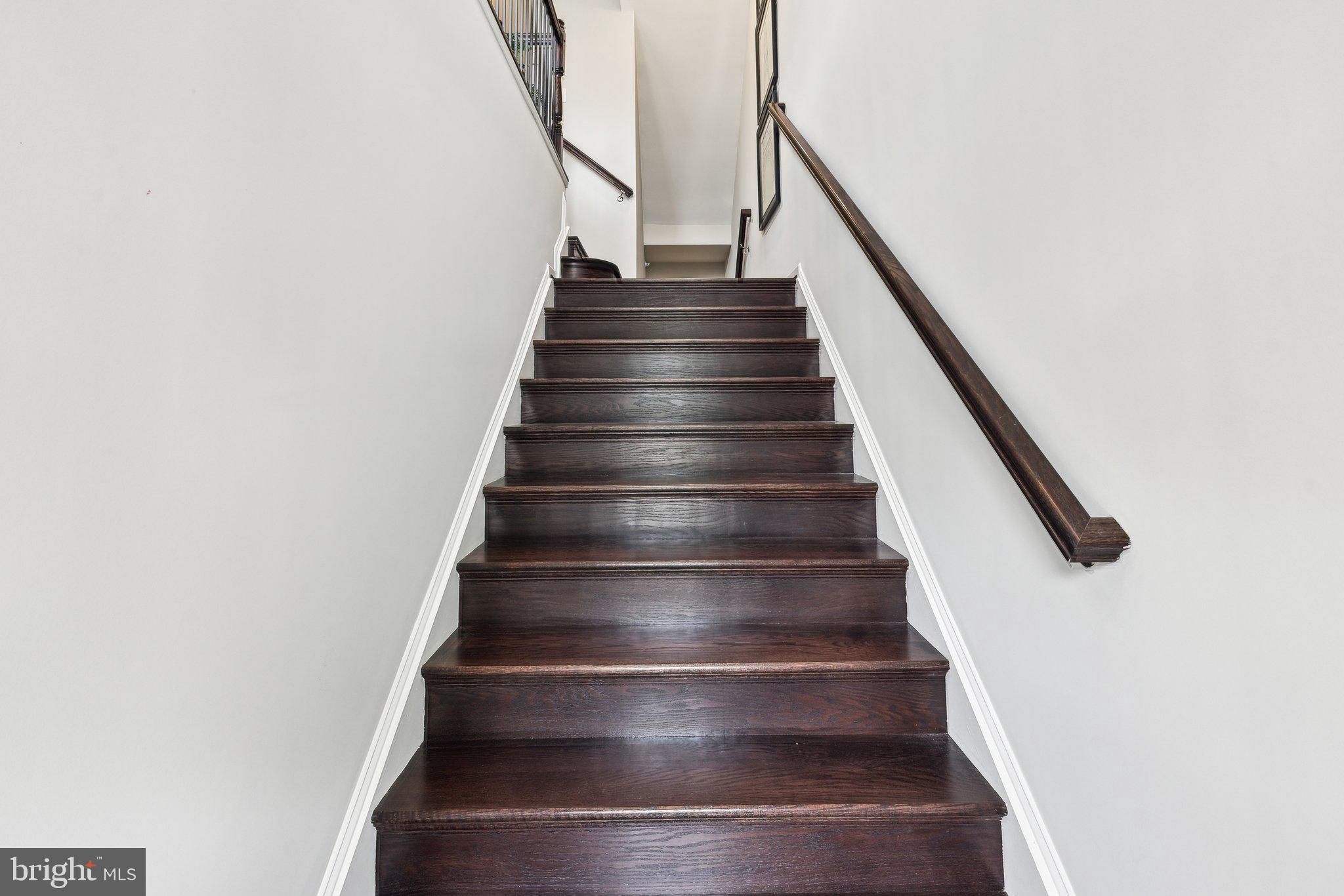 3959 NORTON PLACE