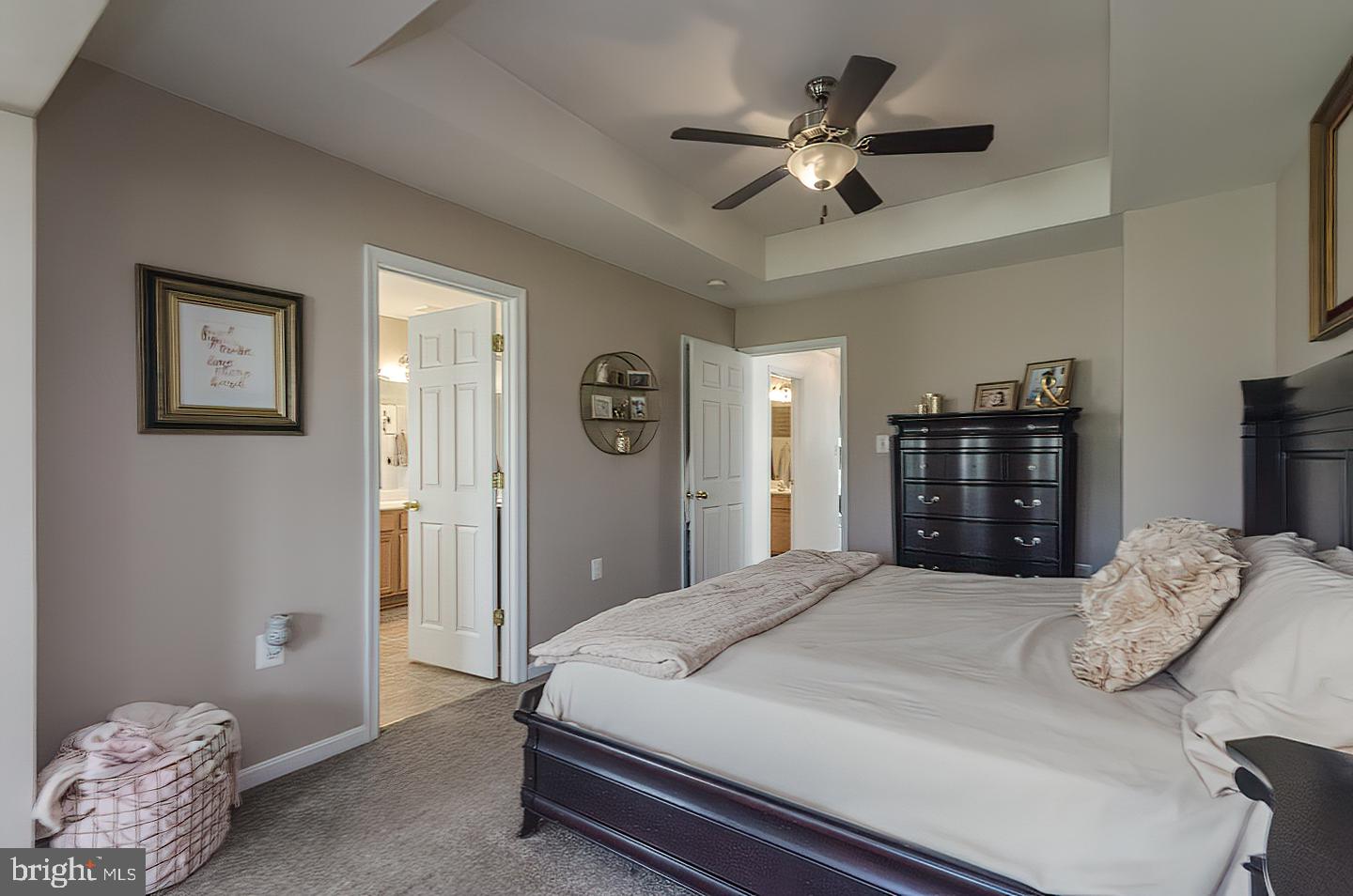 COLONIAL HILLS - Residential