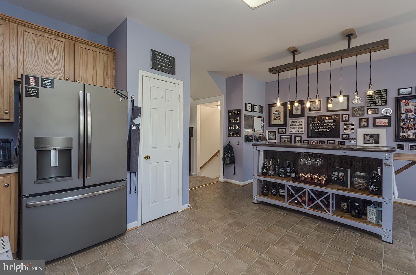 COLONIAL HILLS - Residential