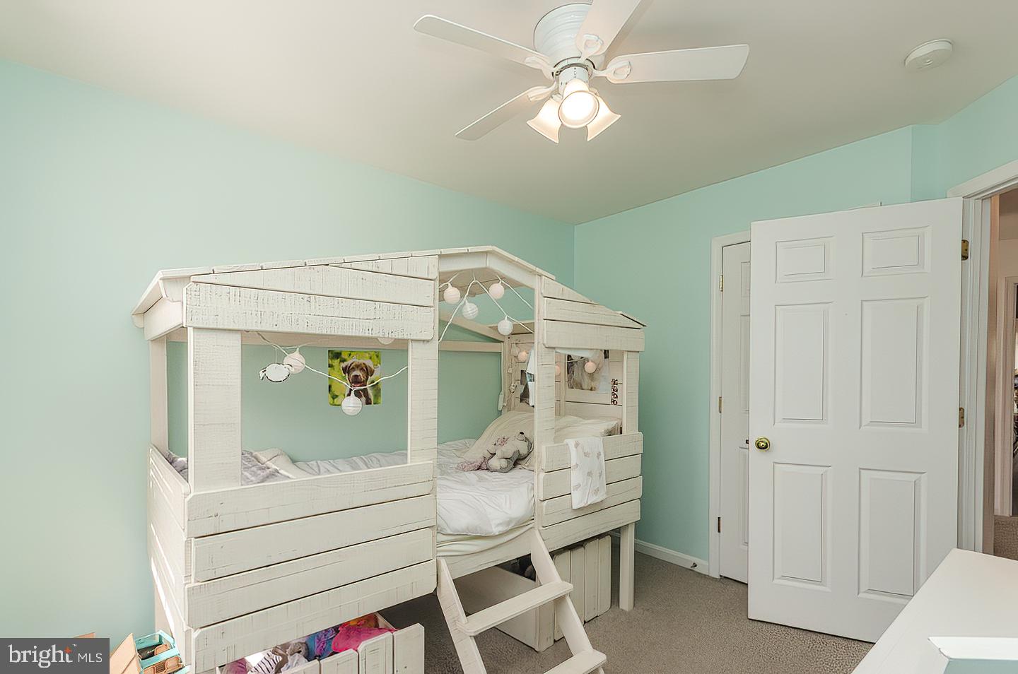 COLONIAL HILLS - Residential