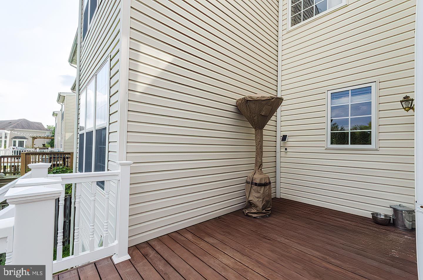 COLONIAL HILLS - Residential