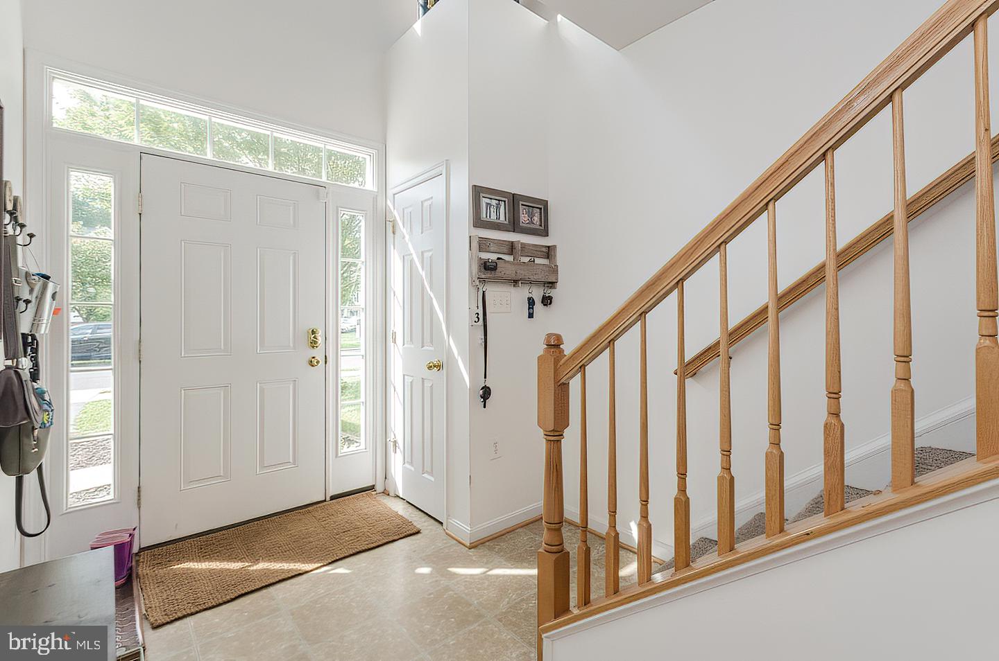 COLONIAL HILLS - Residential