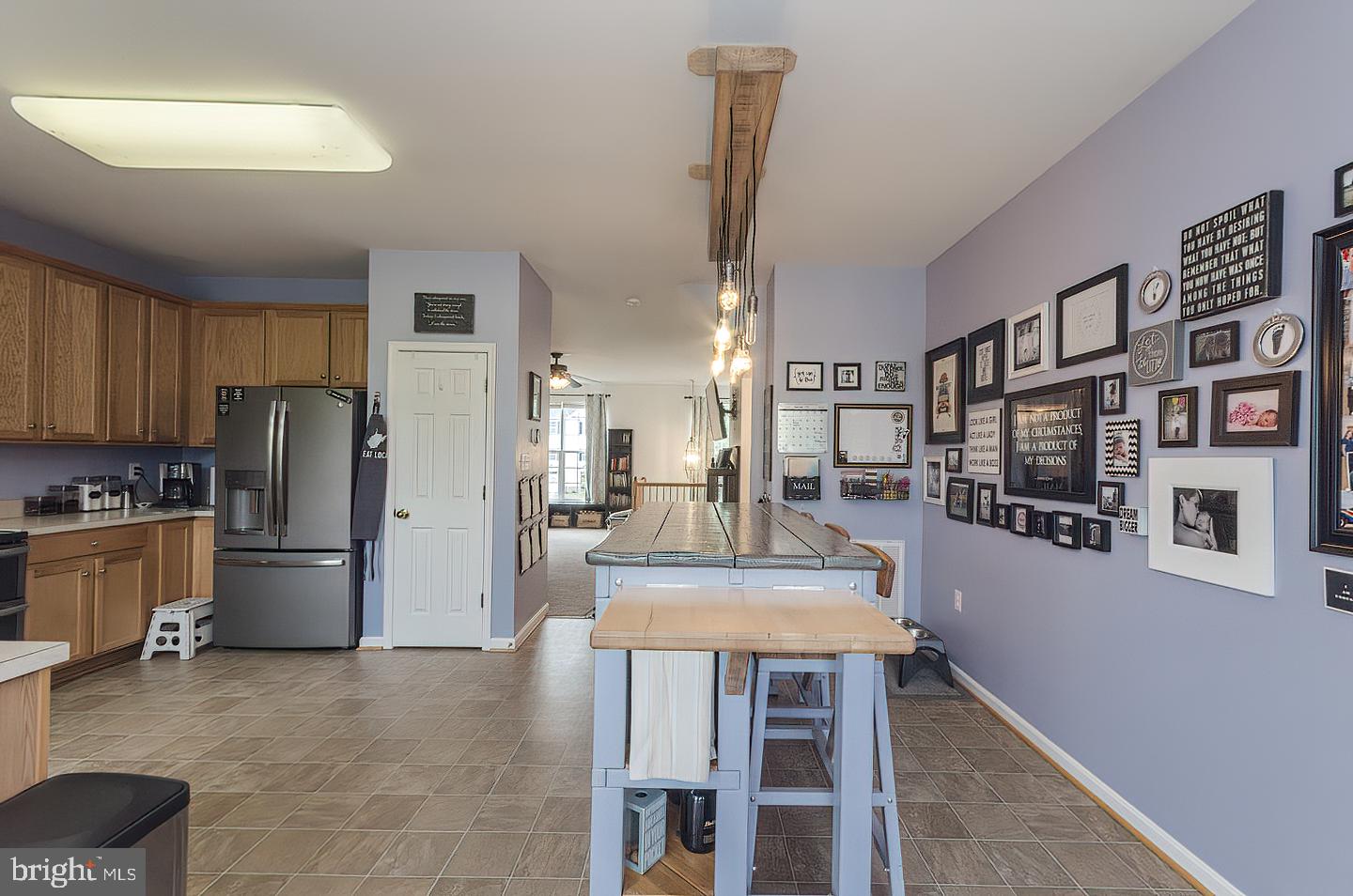 COLONIAL HILLS - Residential