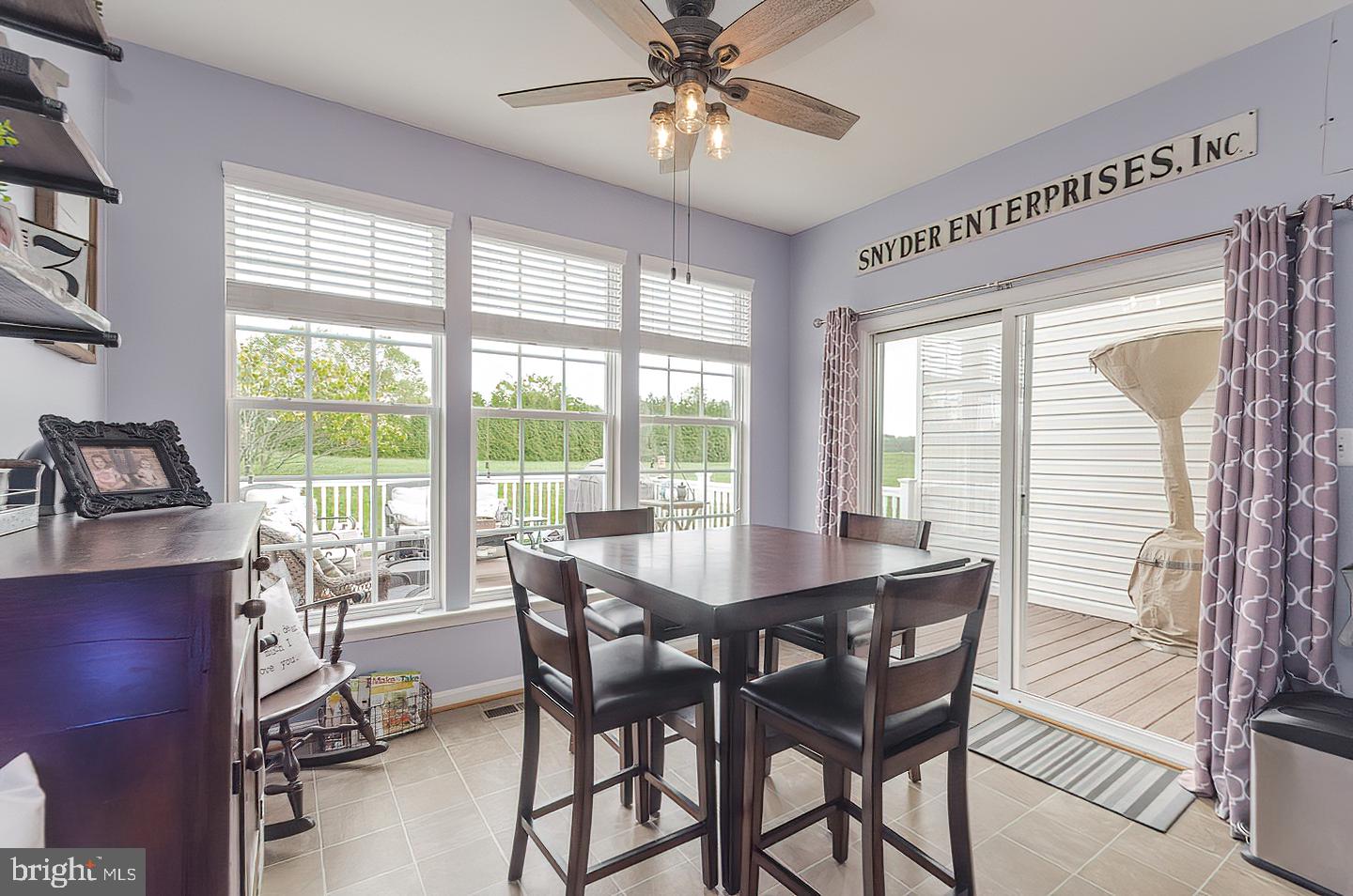 COLONIAL HILLS - Residential