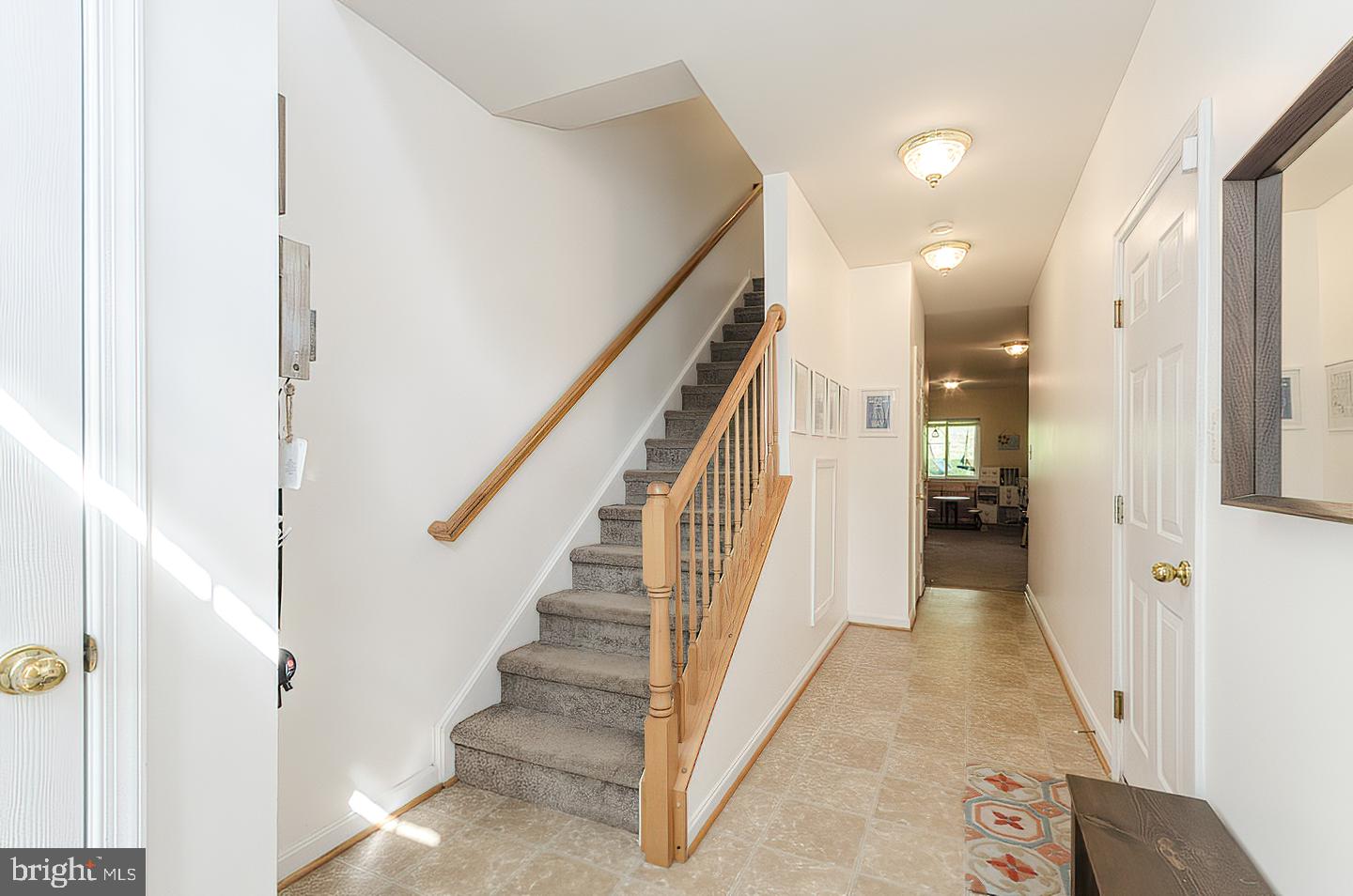 COLONIAL HILLS - Residential