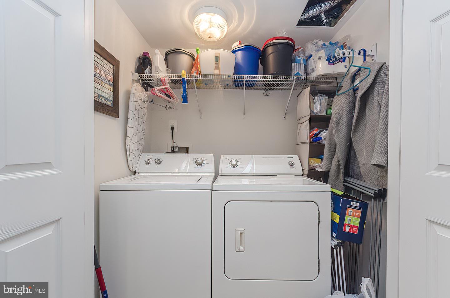 COLONIAL HILLS - Residential