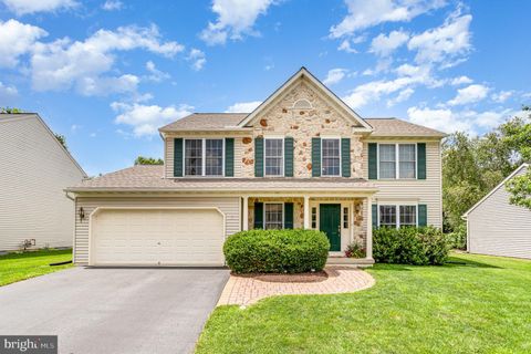 Photo of 212 Deerfield Lane, LITITZ, PA 17543 (MLS # PALA2072520)